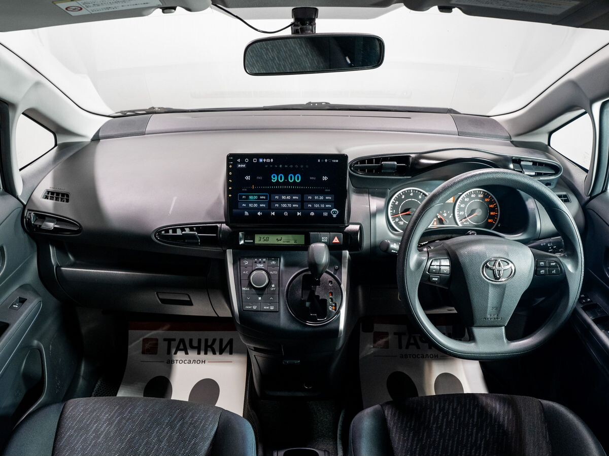 Toyota Wish 2009 - фото автомобиля