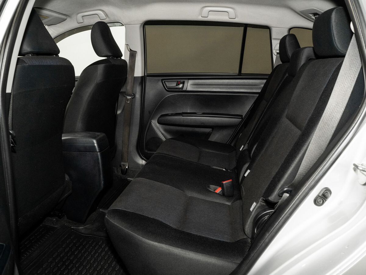Toyota Corolla Fielder 2016 - фото автомобиля