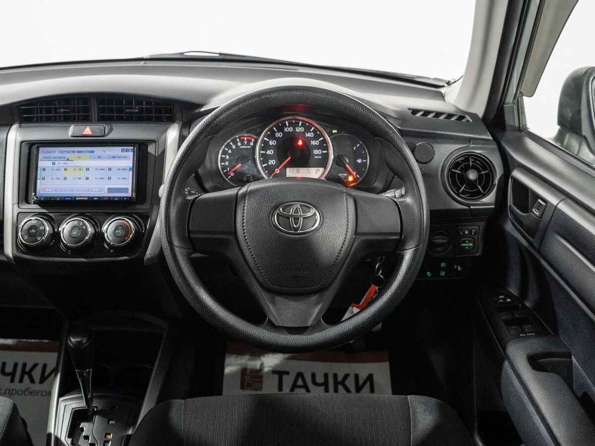 Toyota Corolla Fielder 2016 - фото автомобиля