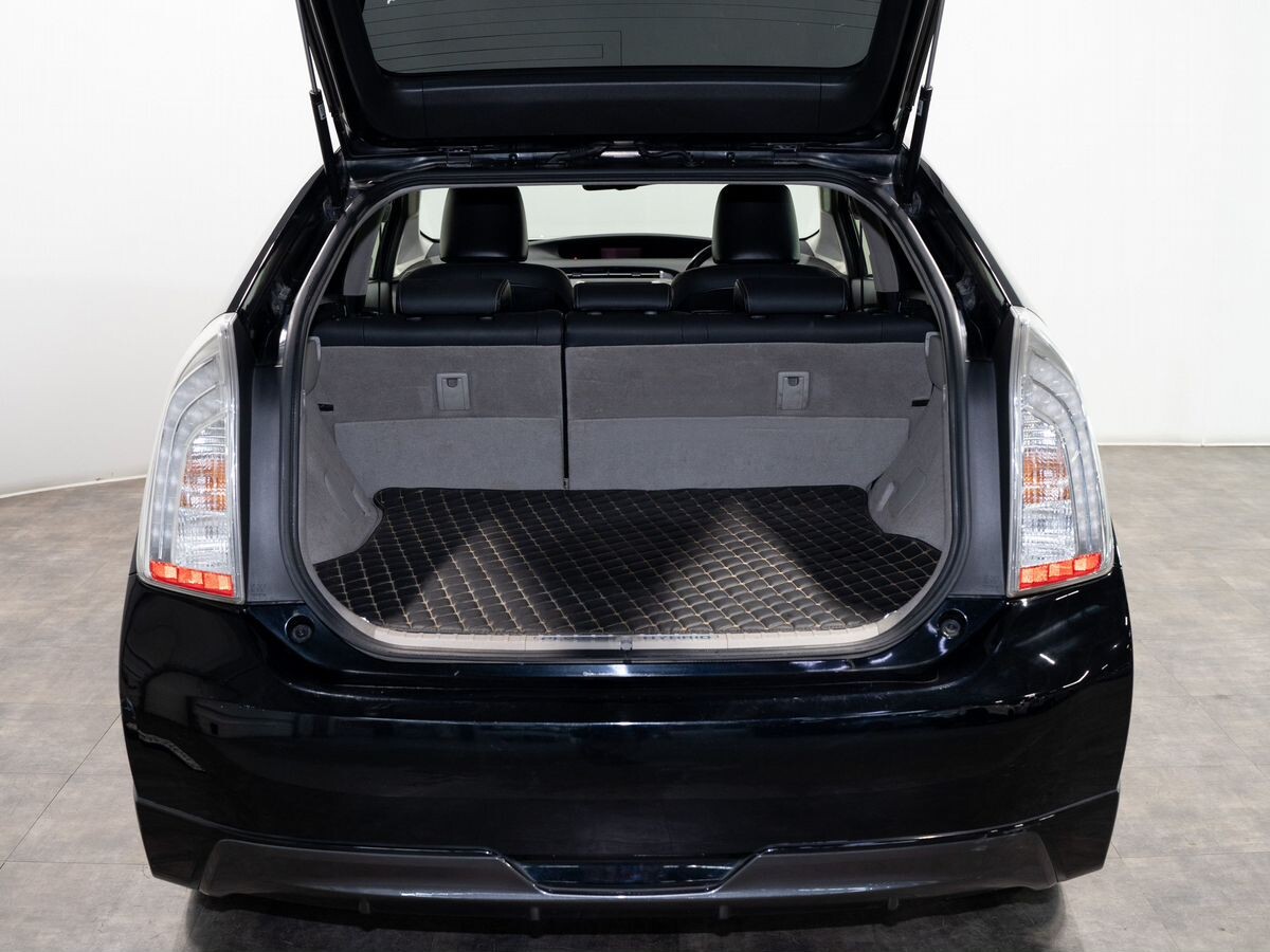 Toyota Prius PHV 2012 - фото автомобиля