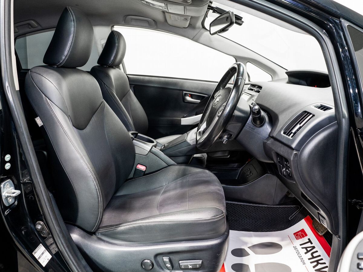 Toyota Prius PHV 2012 - фото автомобиля