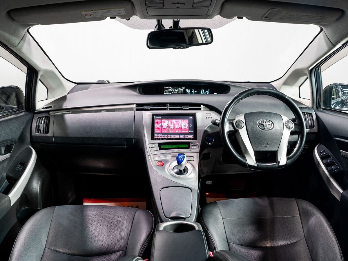 Toyota Prius PHV 2012 - фото автомобиля