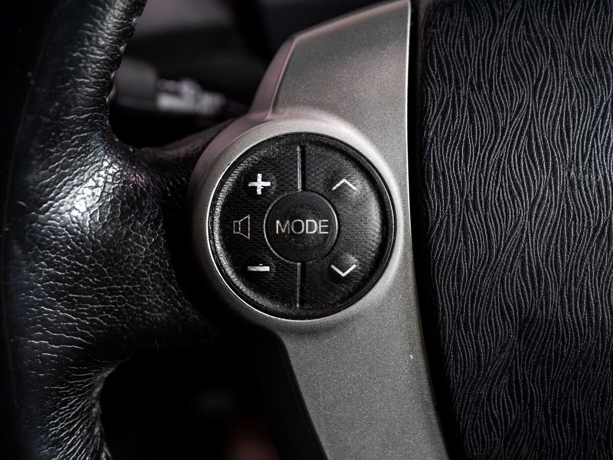 Toyota Prius PHV 2012 - фото автомобиля