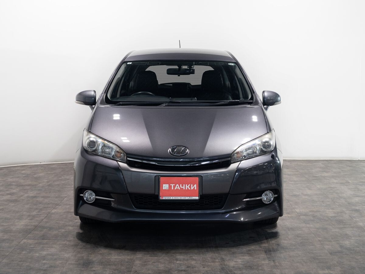 Toyota Wish 2015 - фото автомобиля
