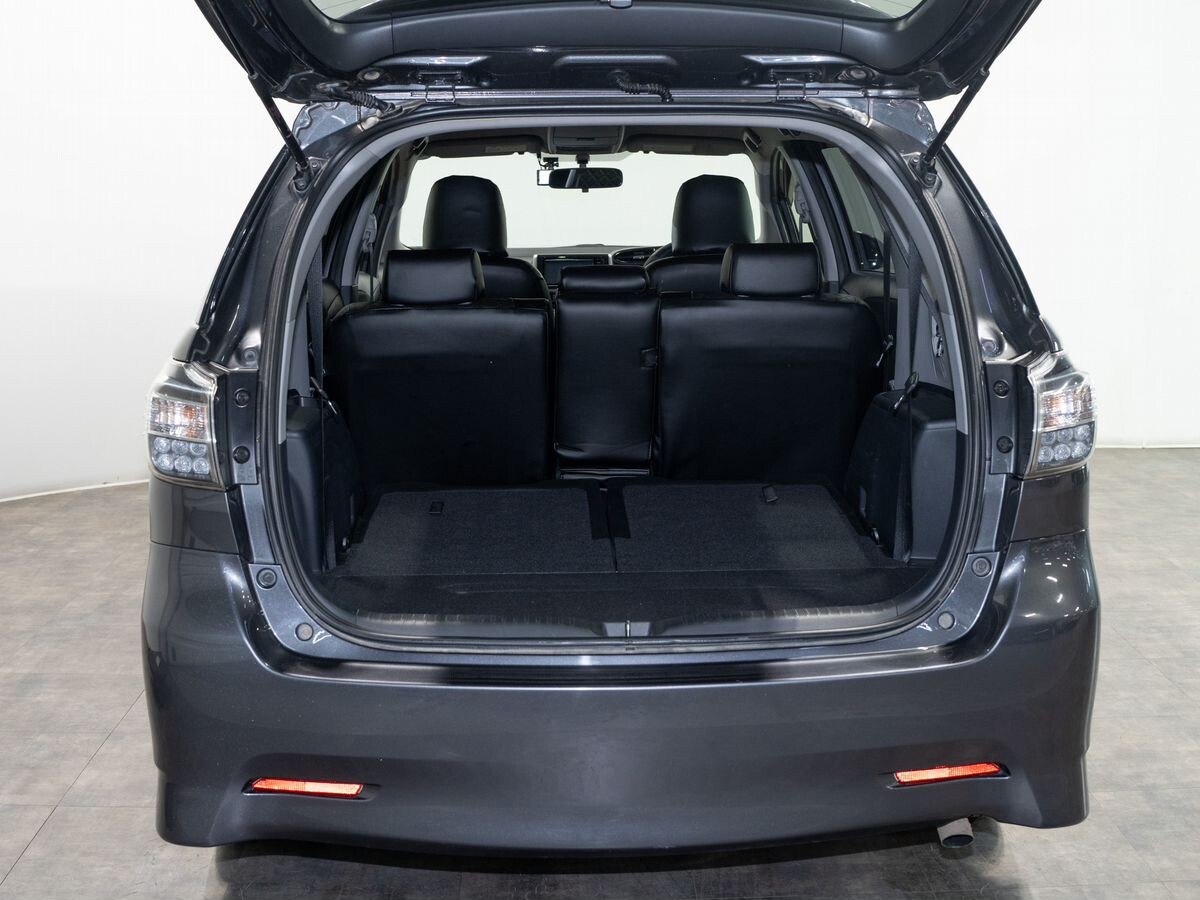 Toyota Wish 2015 - фото автомобиля