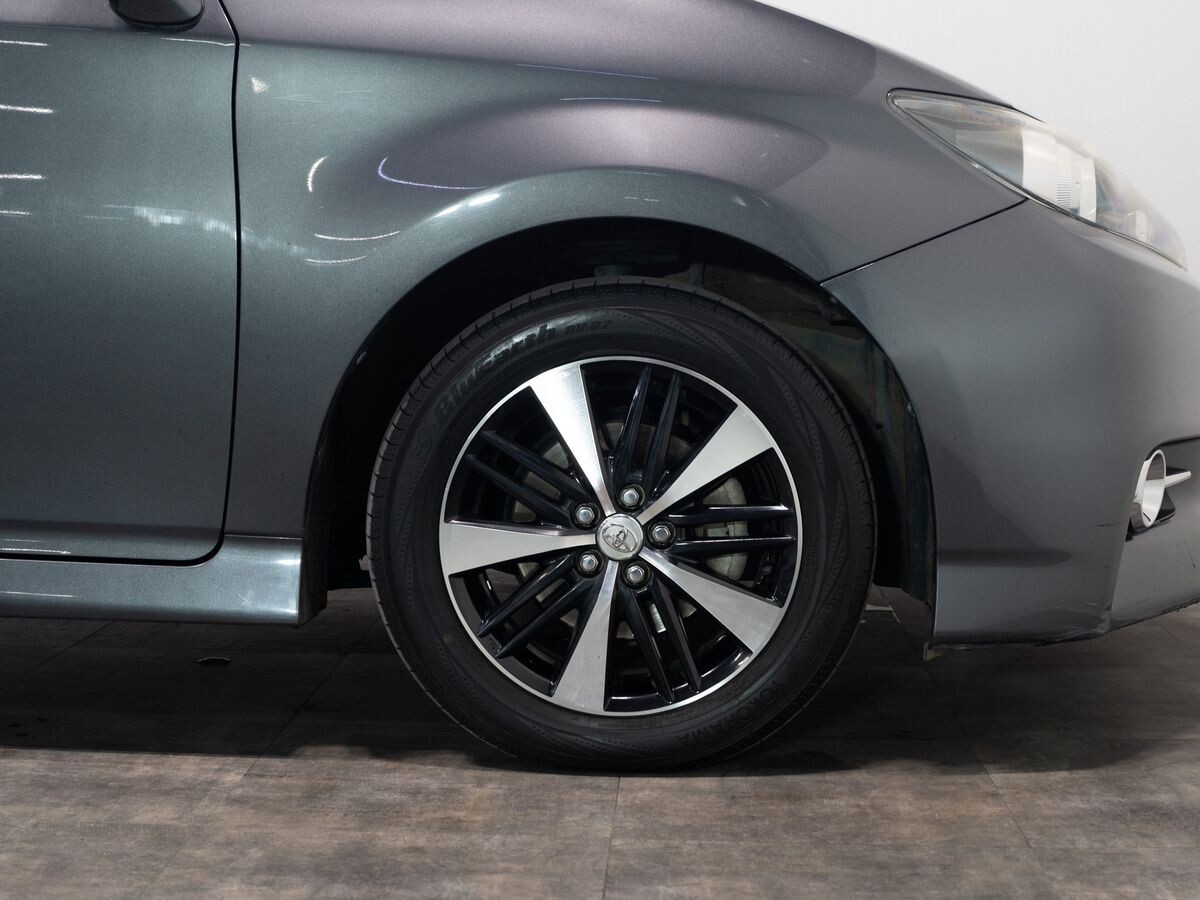 Toyota Wish 2015 - фото автомобиля