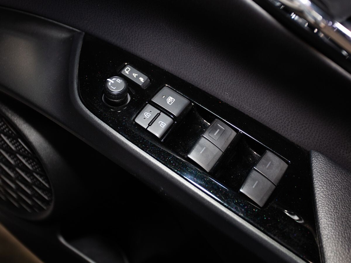 Toyota Prius 2019 - фото автомобиля