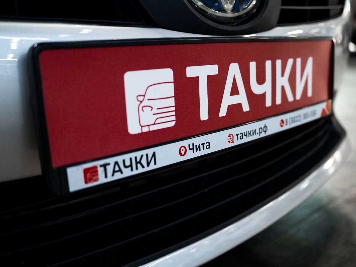 Toyota Prius 2019 - фото автомобиля