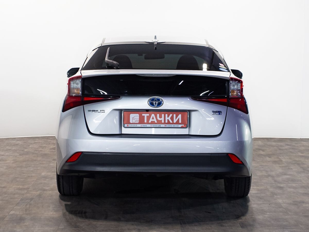 Toyota Prius 2019 - фото автомобиля