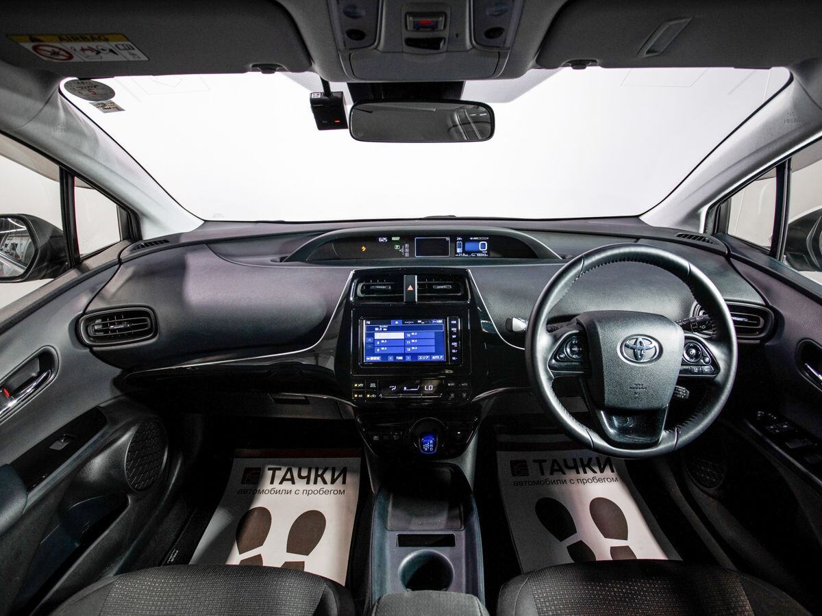 Toyota Prius 2019 - фото автомобиля