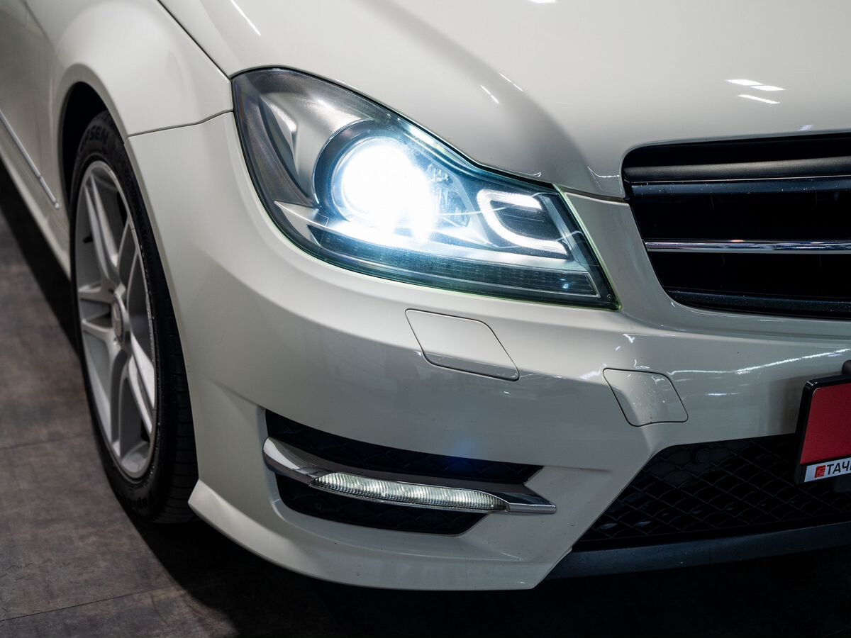 Mercedes-Benz C-Class 2012 - фото автомобиля