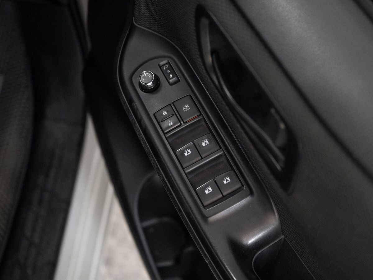 Toyota Noah 2020 - фото автомобиля