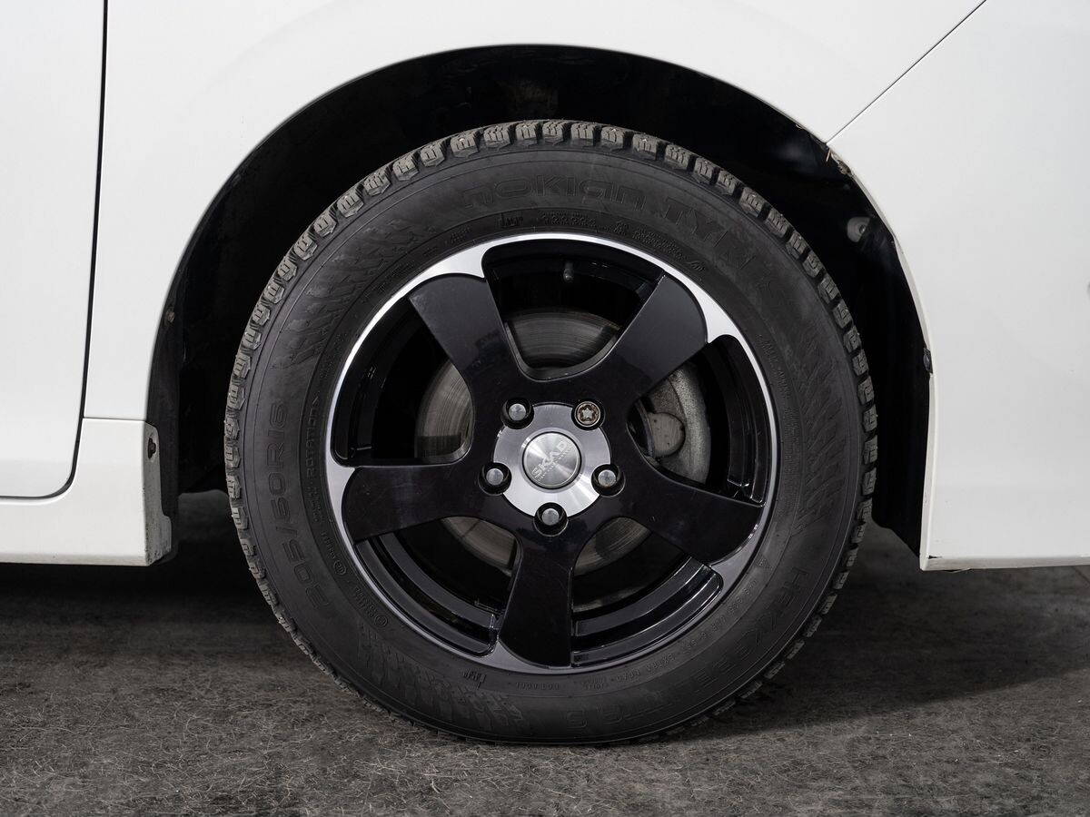 Toyota Noah 2020 - фото автомобиля