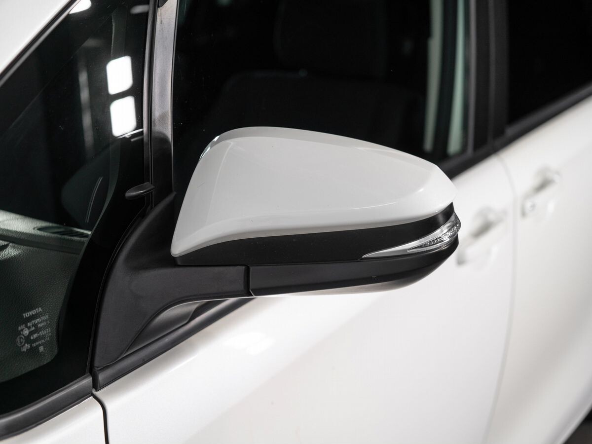 Toyota Noah 2020 - фото автомобиля