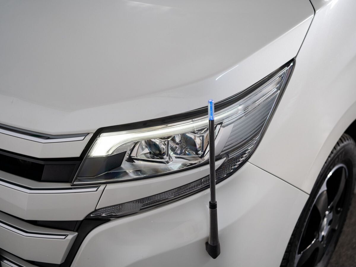 Toyota Noah 2020 - фото автомобиля