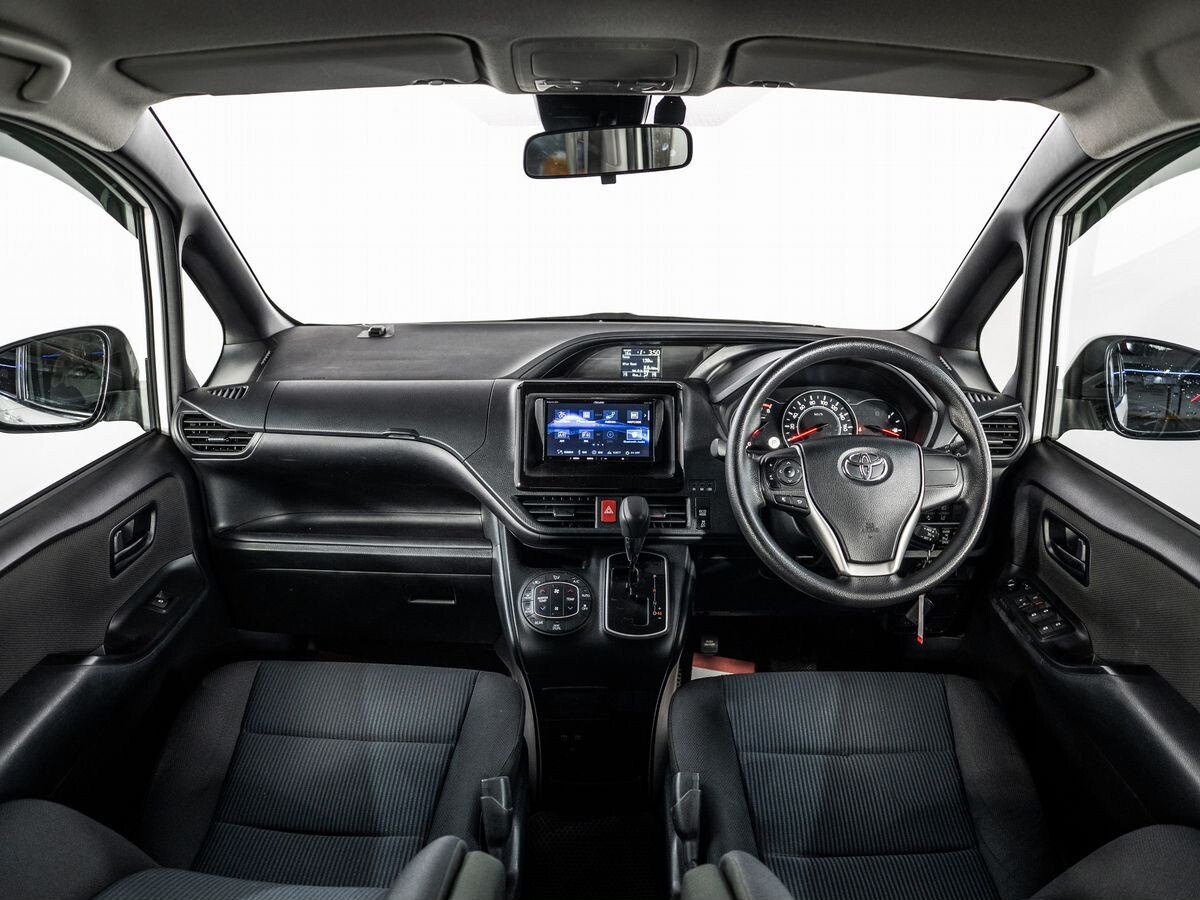 Toyota Noah 2020 - фото автомобиля