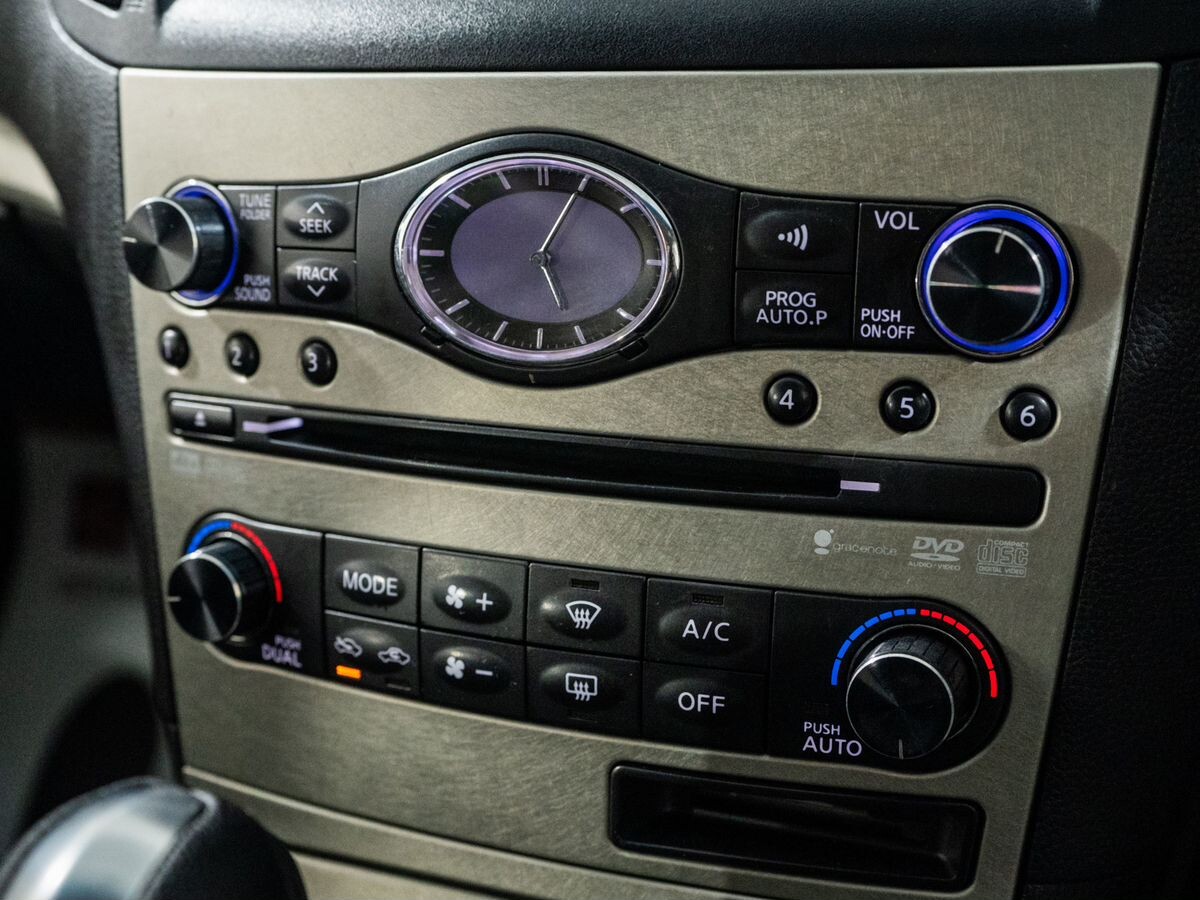 Nissan Skyline 2008 - фото автомобиля