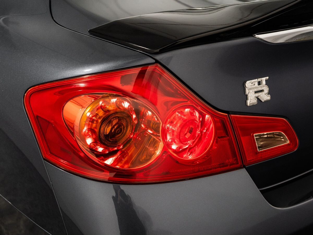 Nissan Skyline 2008 - фото автомобиля