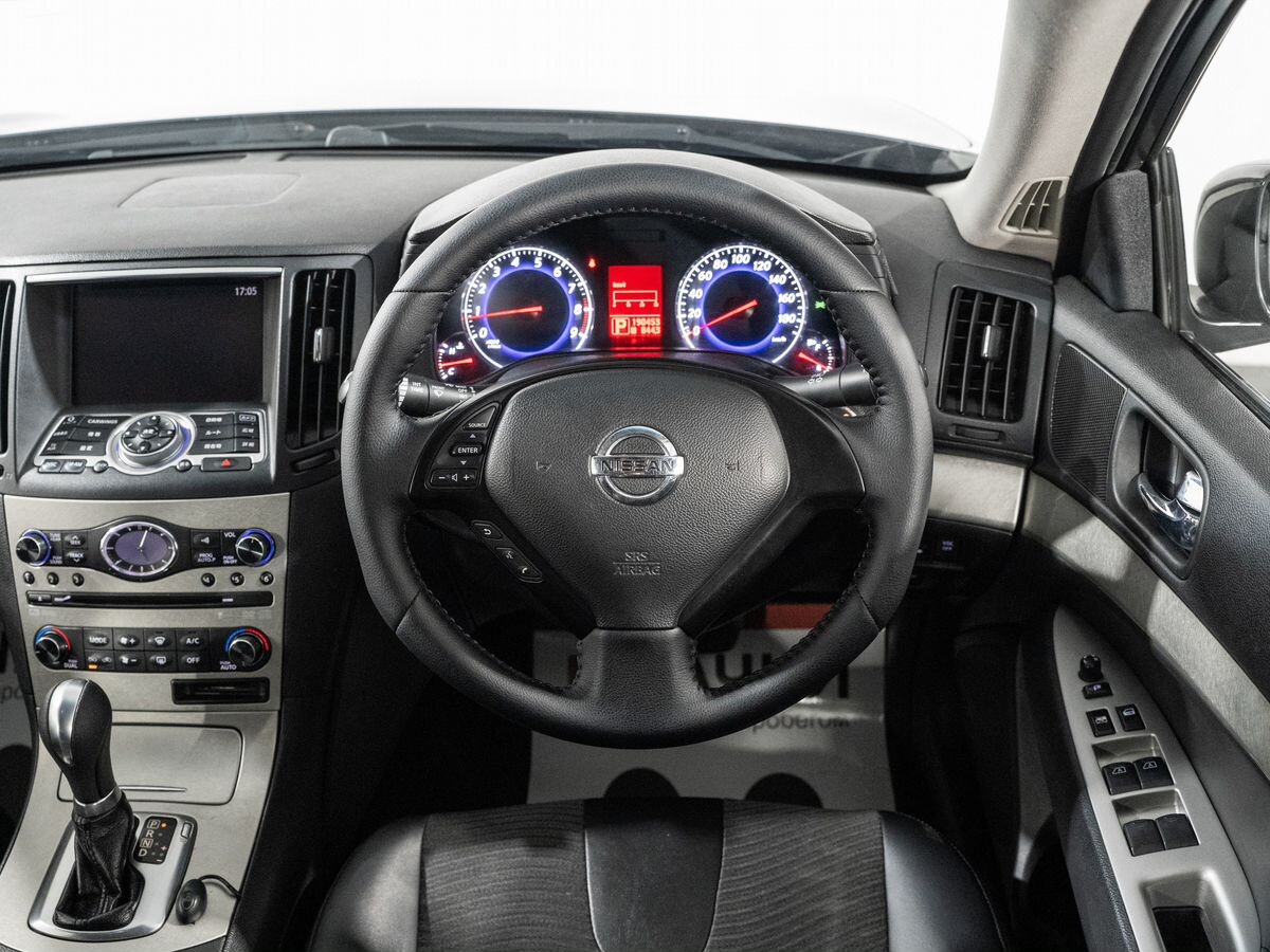 Nissan Skyline 2008 - фото автомобиля