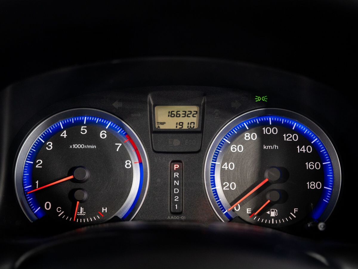 Honda Stream 2010 - фото автомобиля