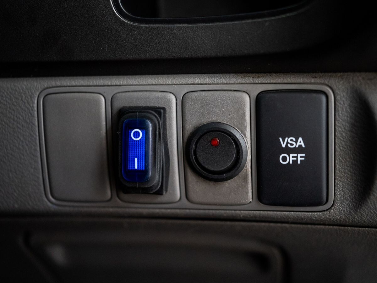 Honda Stream 2010 - фото автомобиля