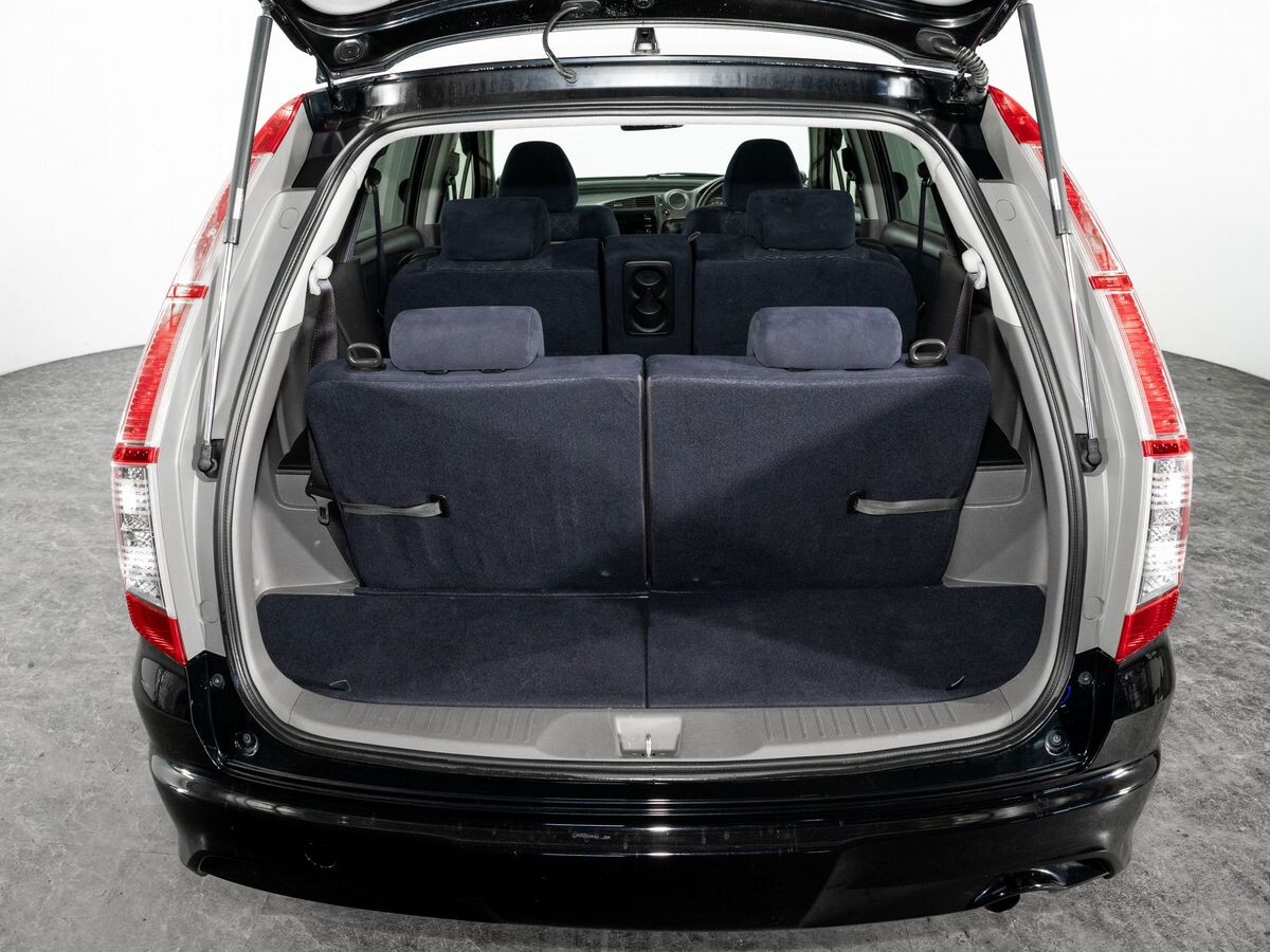 Honda Stream 2010 - фото автомобиля