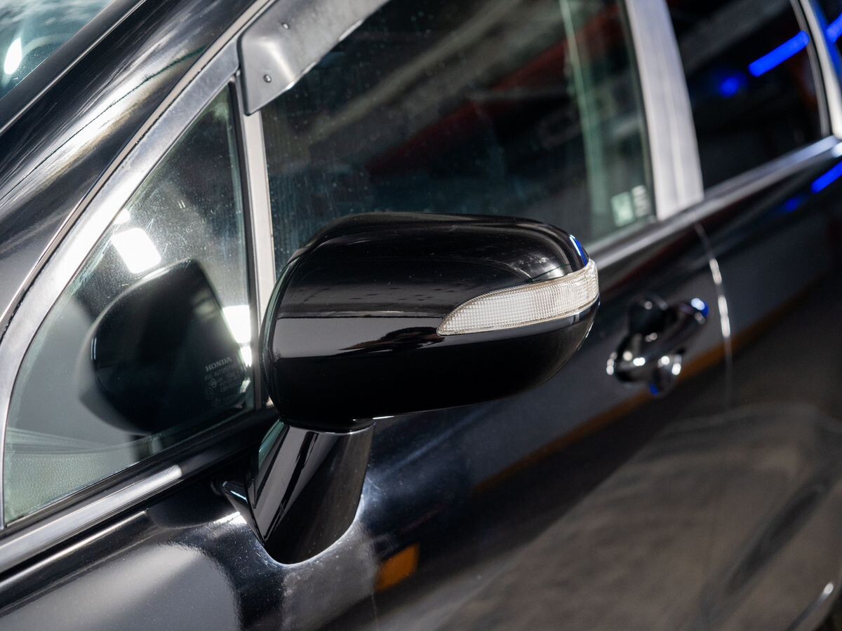 Honda Stream 2010 - фото автомобиля
