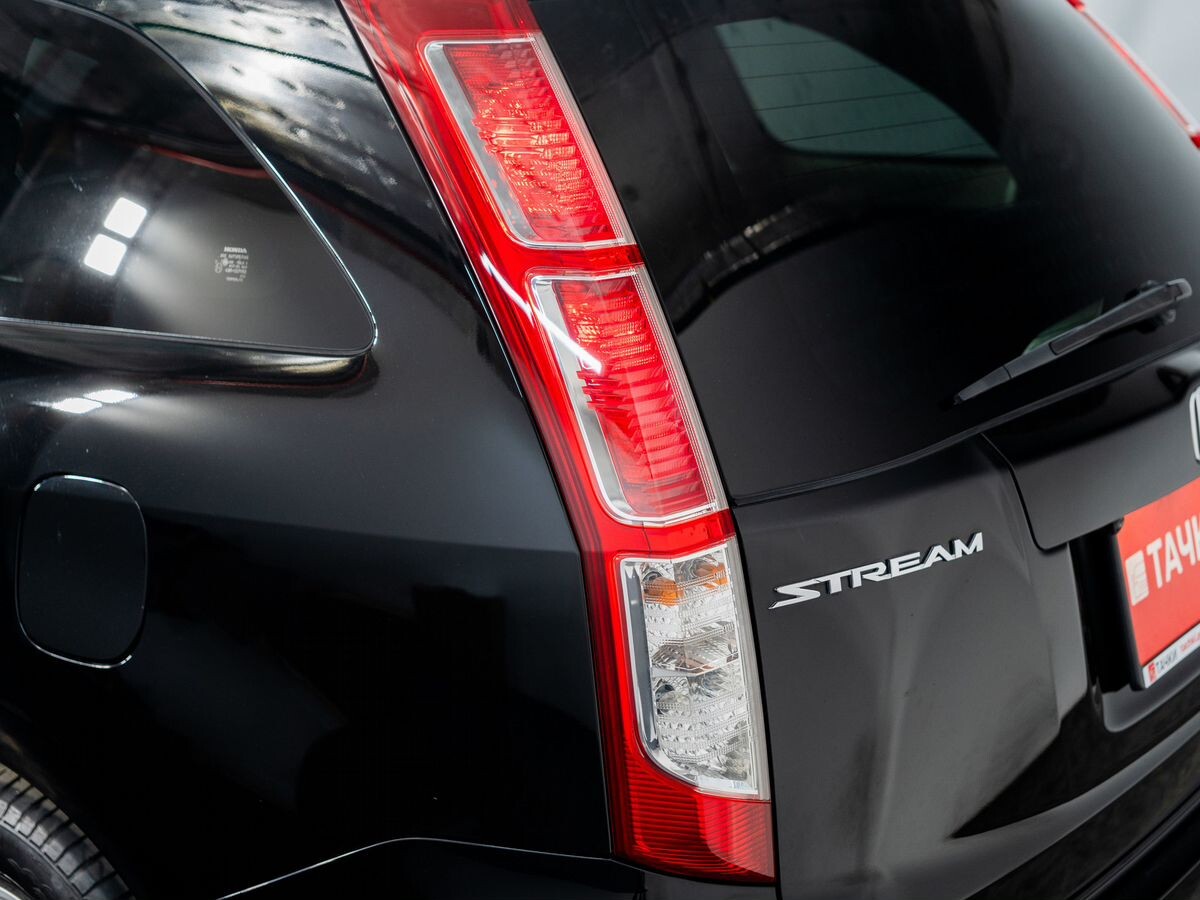 Honda Stream 2010 - фото автомобиля