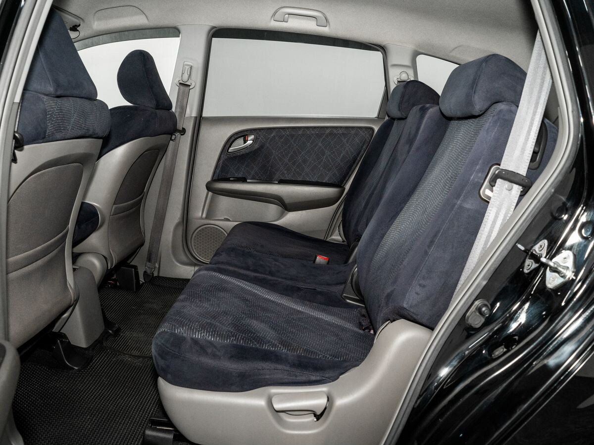 Honda Stream 2010 - фото автомобиля