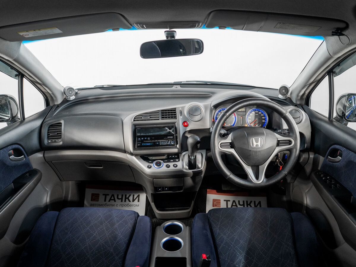 Honda Stream 2010 - фото автомобиля