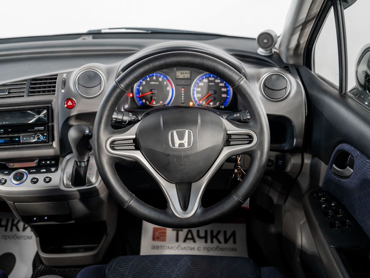 Honda Stream 2010 - фото автомобиля