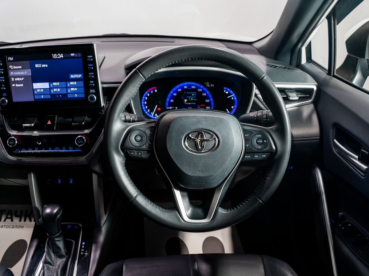 Toyota Corolla Cross 2022 - фото автомобиля