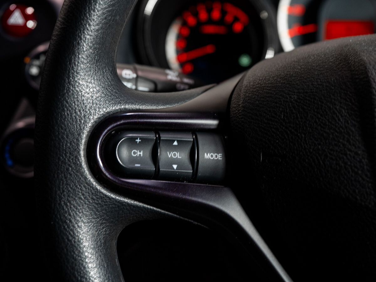 Honda Fit 2011 - фото автомобиля