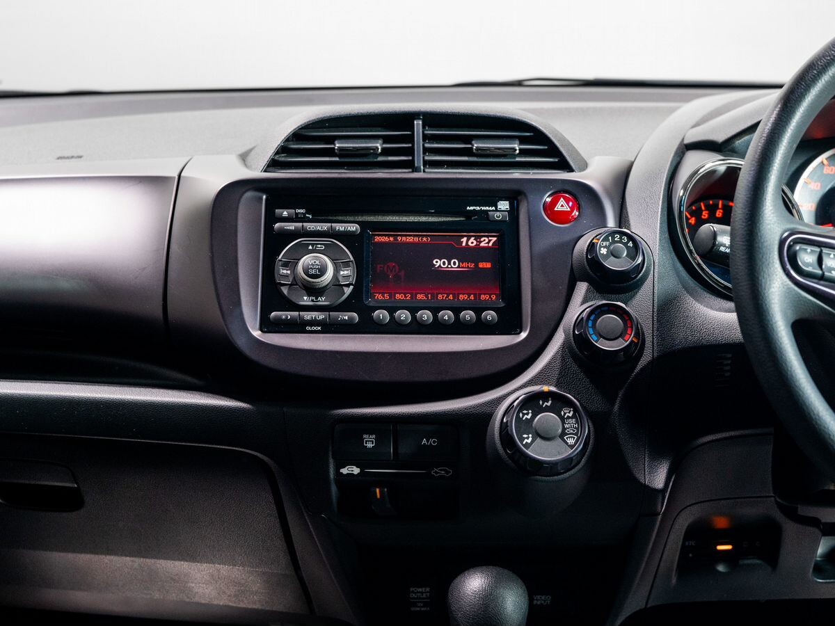 Honda Fit 2011 - фото автомобиля