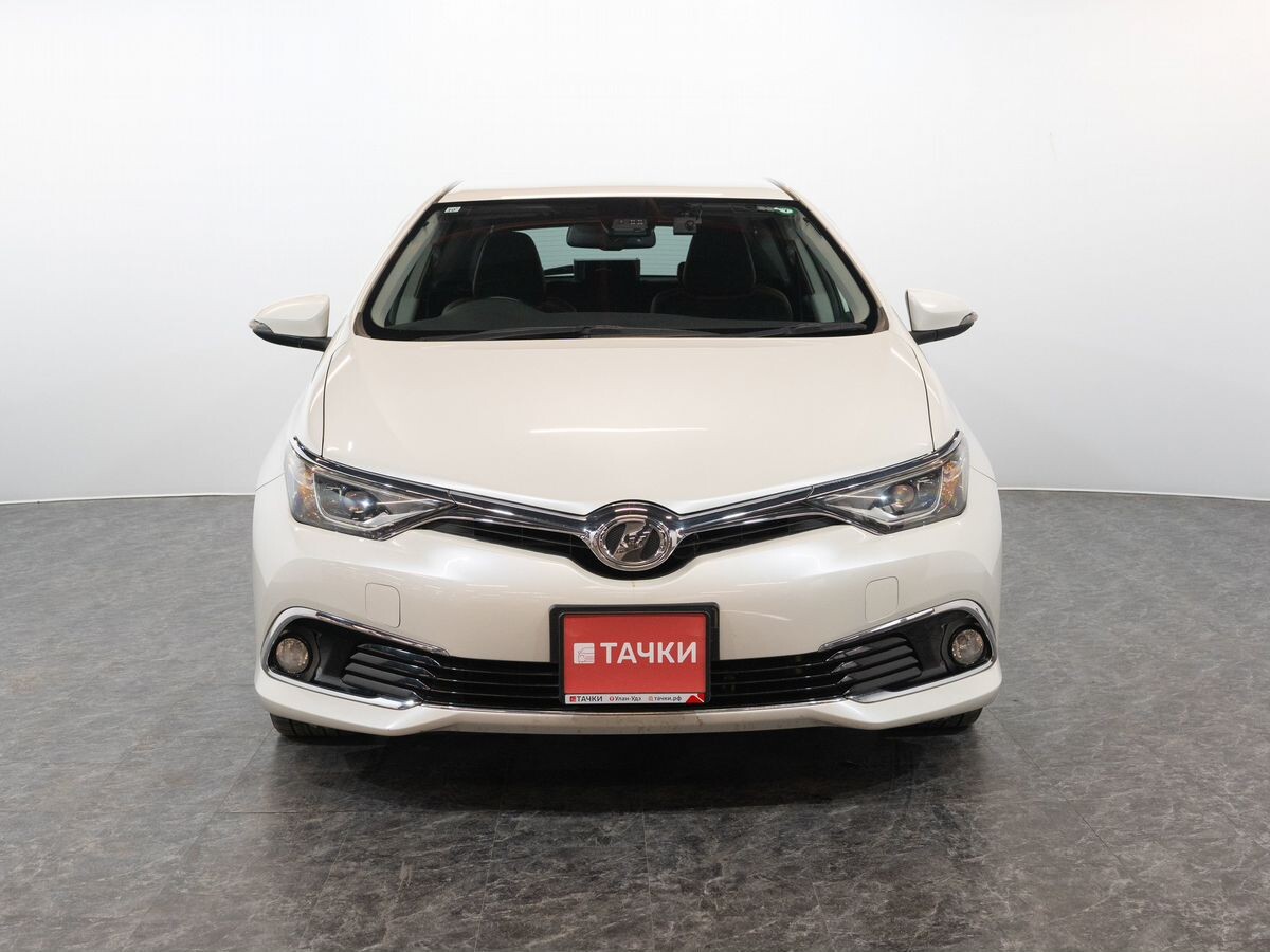 Toyota Auris 2015 - фото автомобиля