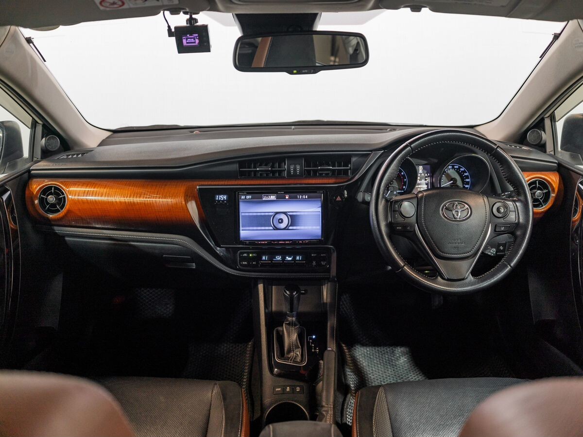 Toyota Auris 2015 - фото автомобиля