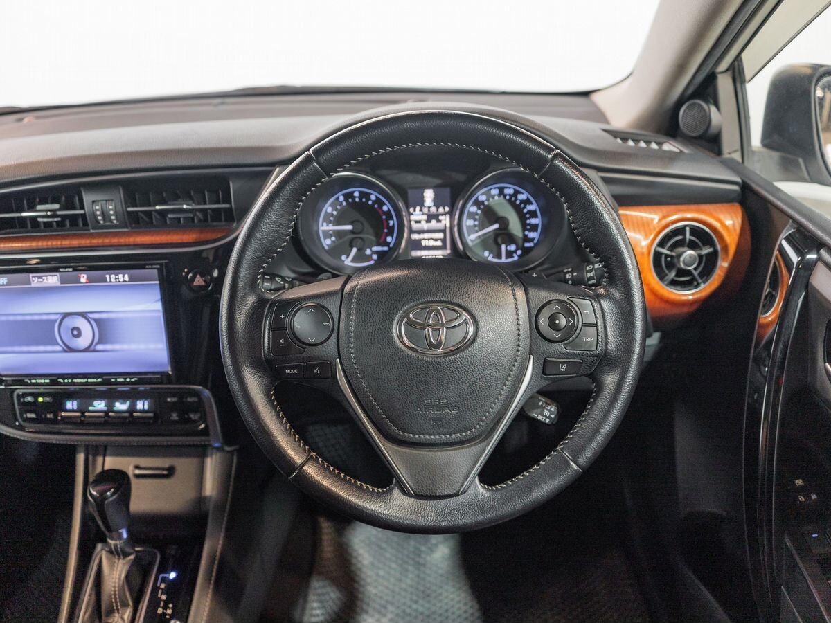 Toyota Auris 2015 - фото автомобиля