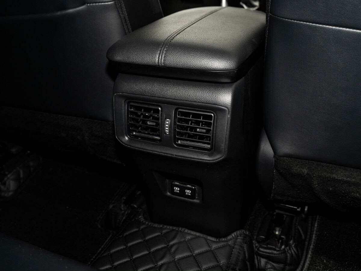 Toyota RAV4 2019 - фото автомобиля