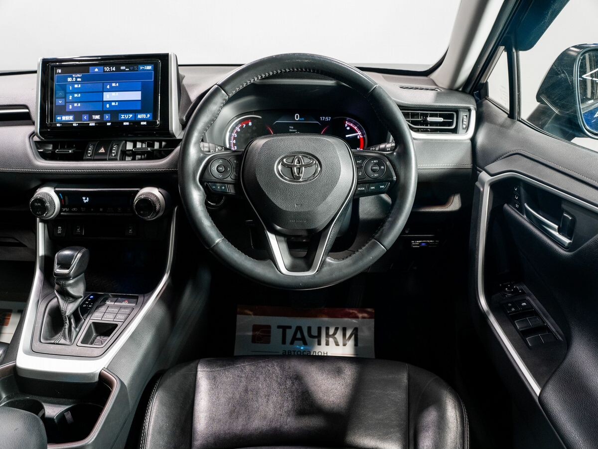 Toyota RAV4 2019 - фото автомобиля