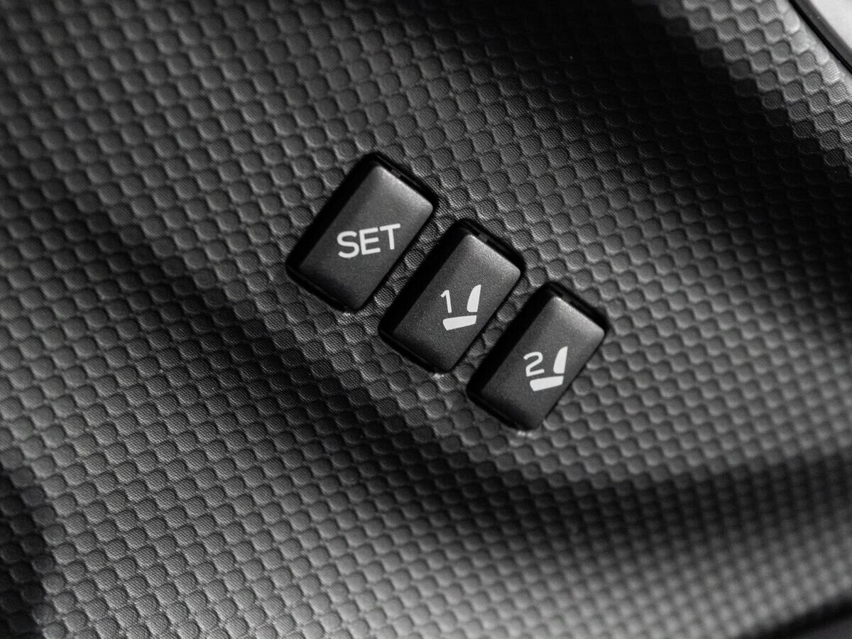 Subaru Forester 2020 - фото автомобиля
