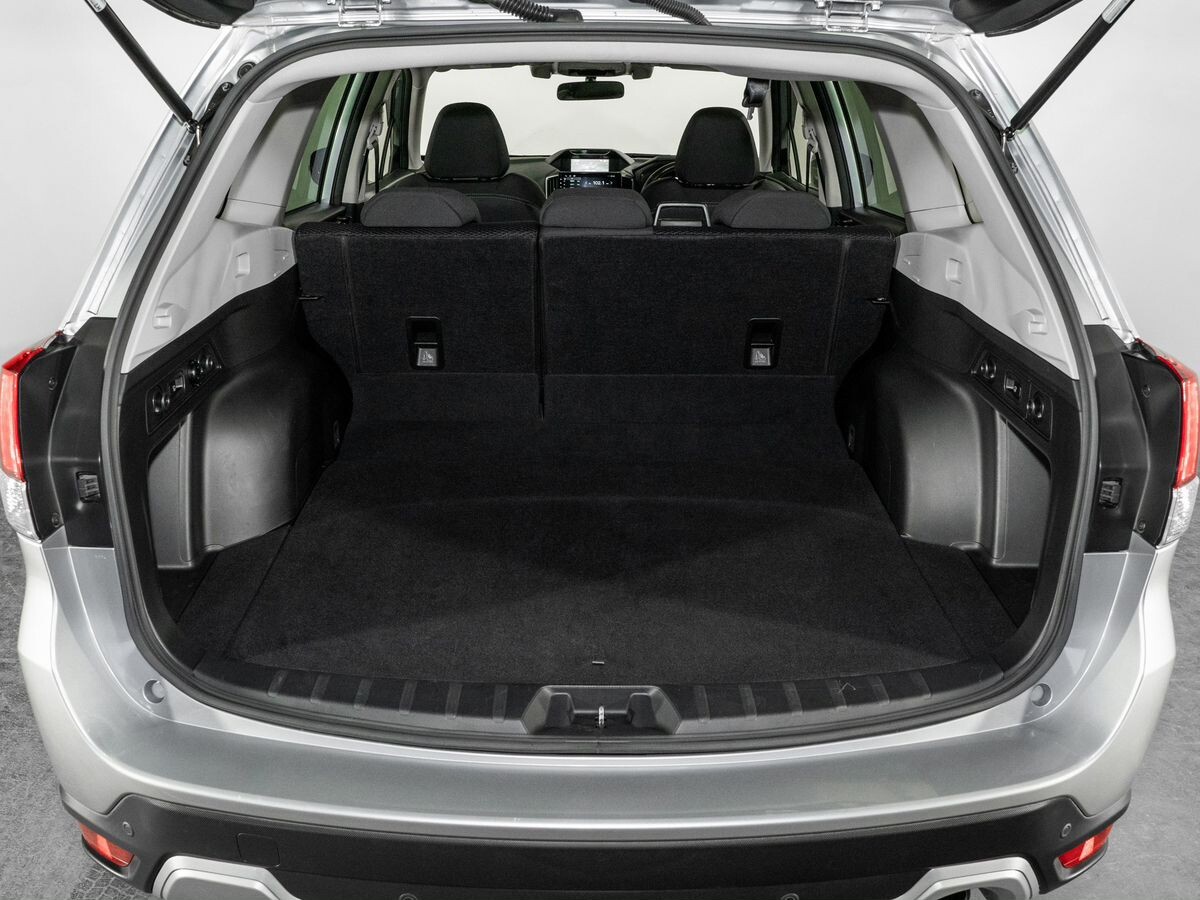 Subaru Forester 2020 - фото автомобиля