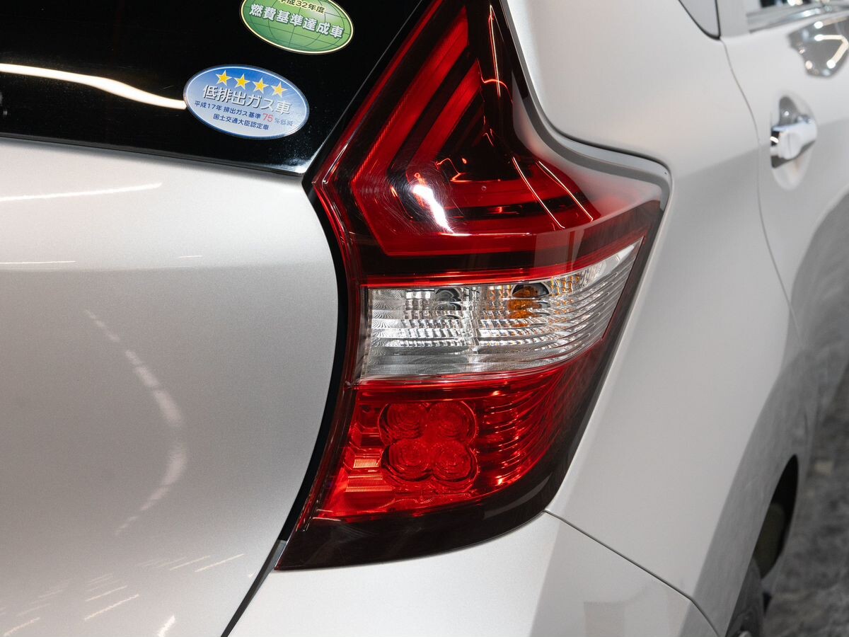 Nissan Note 2018 - фото автомобиля