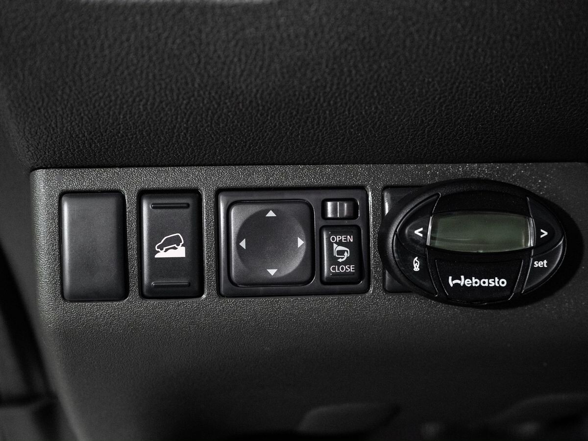 Nissan Pathfinder 2012 - фото автомобиля