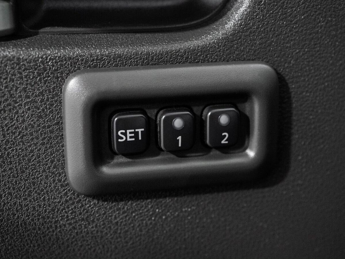 Nissan Pathfinder 2012 - фото автомобиля