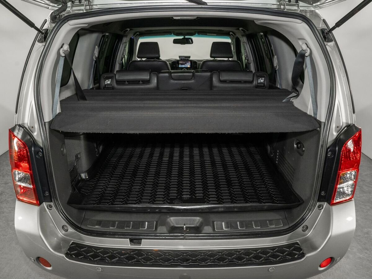 Nissan Pathfinder 2012 - фото автомобиля