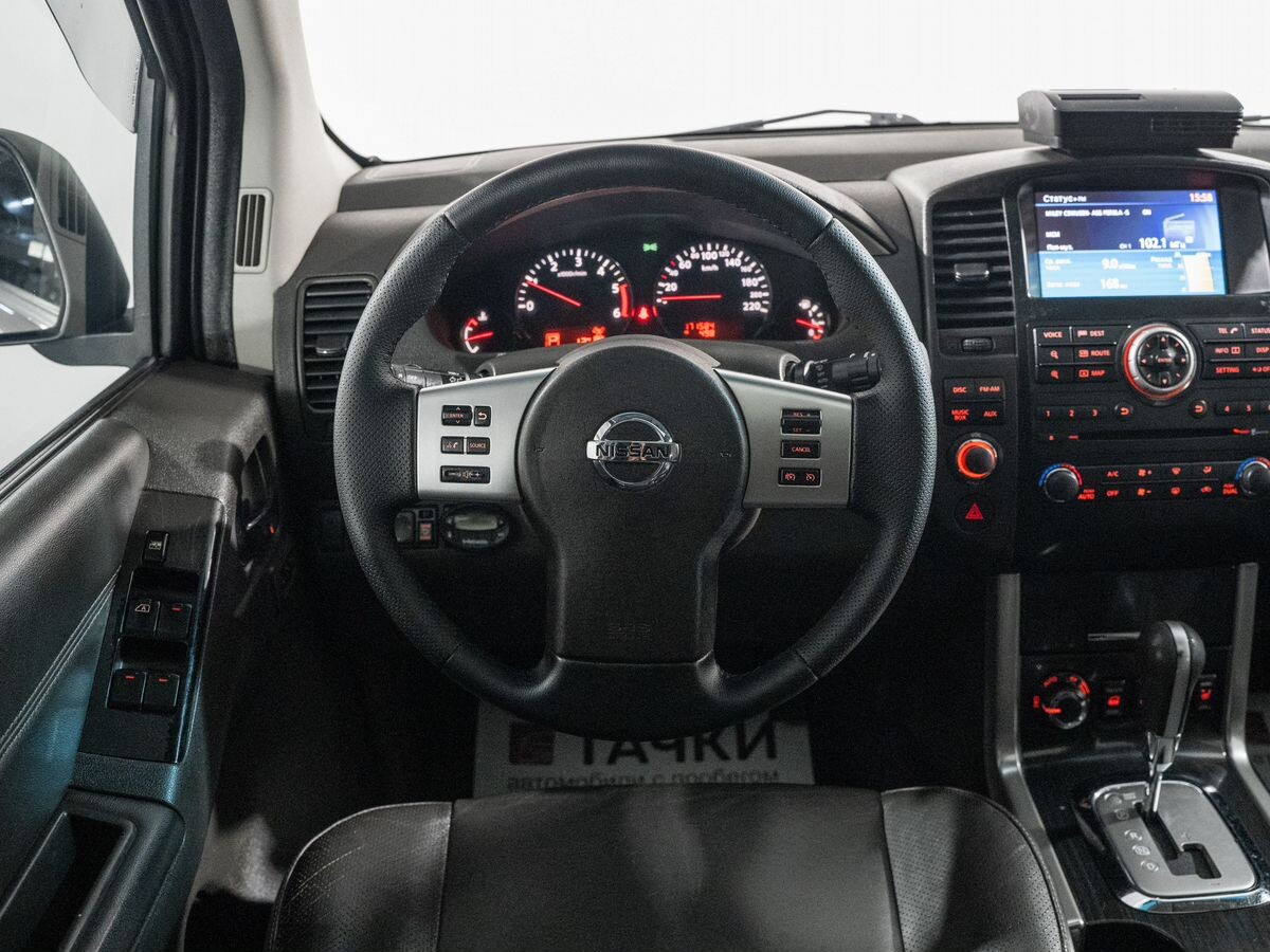 Nissan Pathfinder 2012 - фото автомобиля