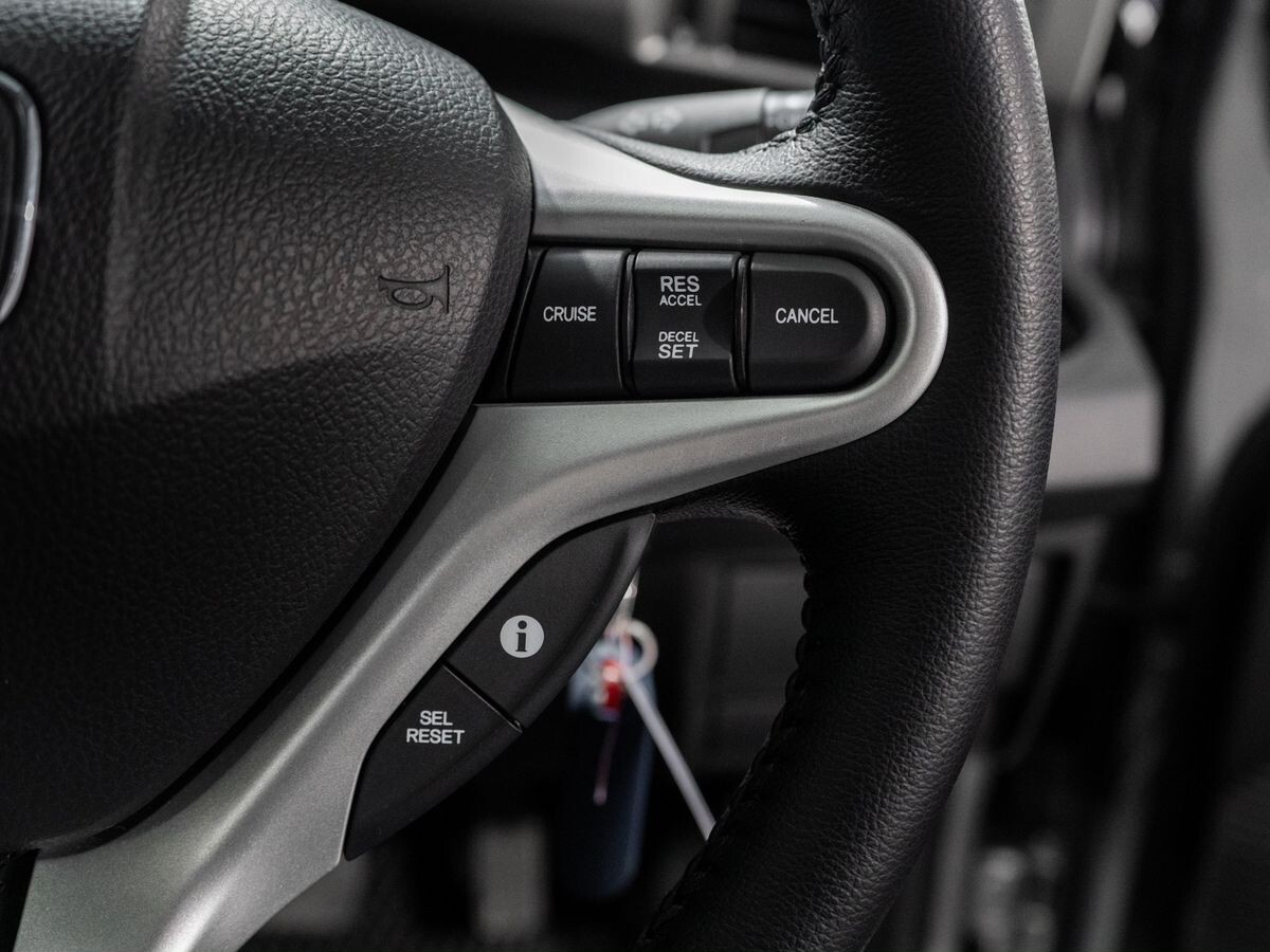 Honda Freed Spike 2011 - фото автомобиля