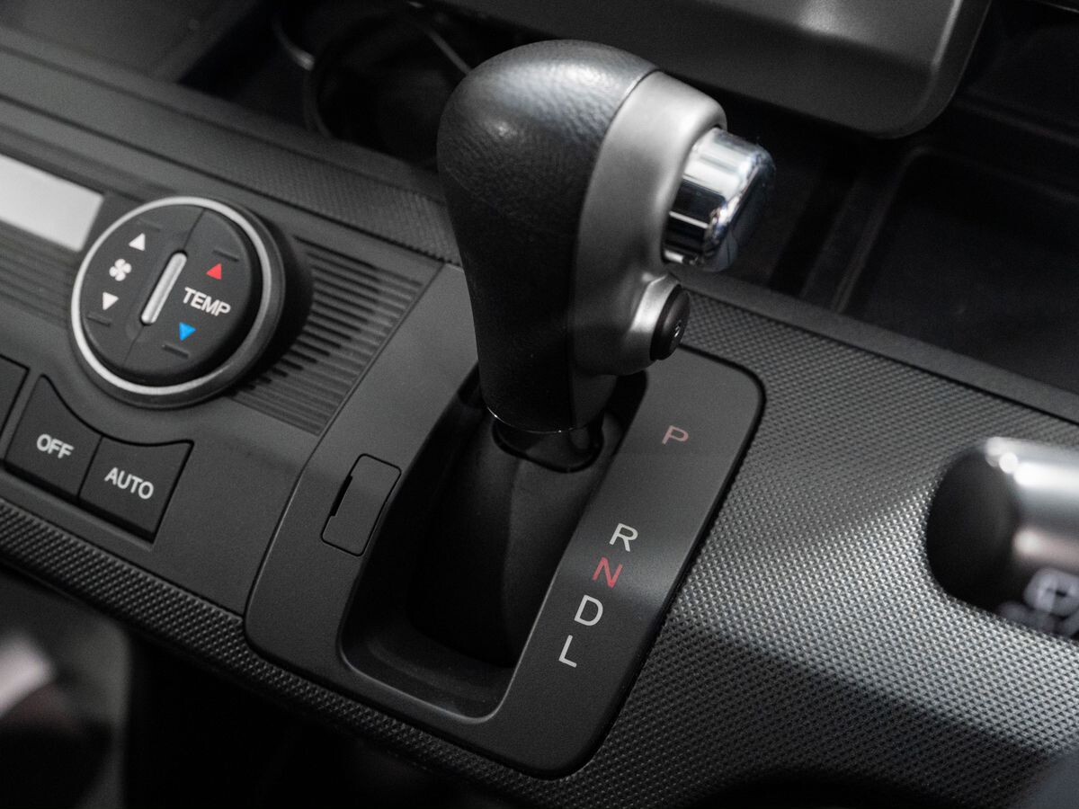Honda Freed Spike 2011 - фото автомобиля