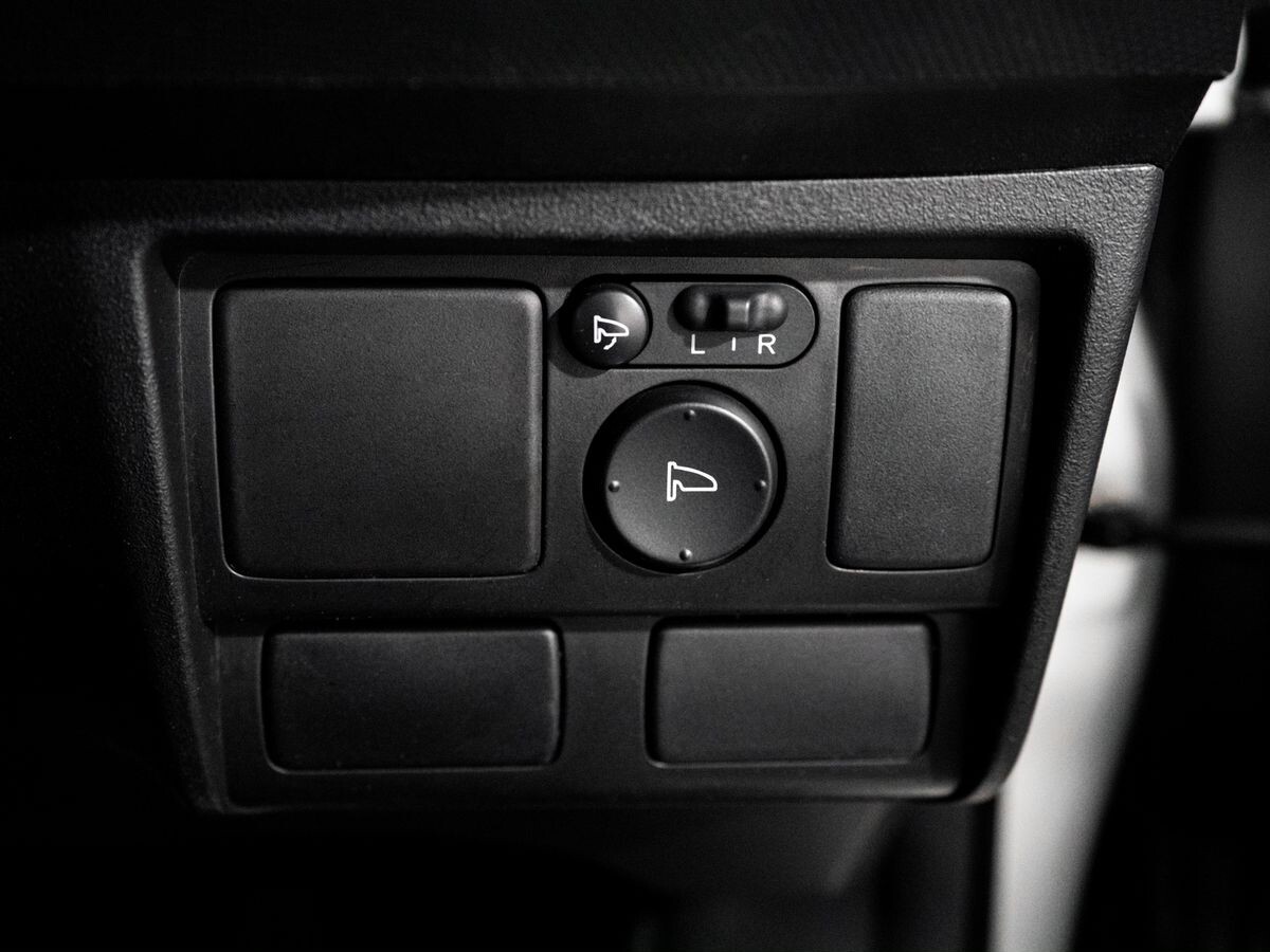 Honda Freed Spike 2011 - фото автомобиля