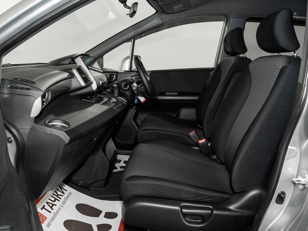 Honda Freed Spike 2011 - фото автомобиля